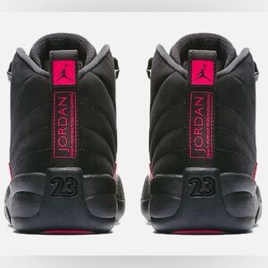🖤🩷 Air Jordan Retro 12 ‘Rush Pink’ Size 2.5Y